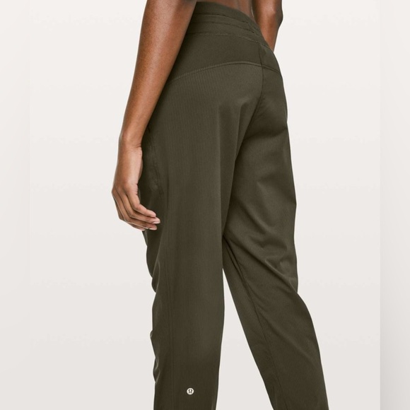 Lululemon Dance Studio Jogger *29" Dark Olive women’s size 4 - Picture 2 of 9